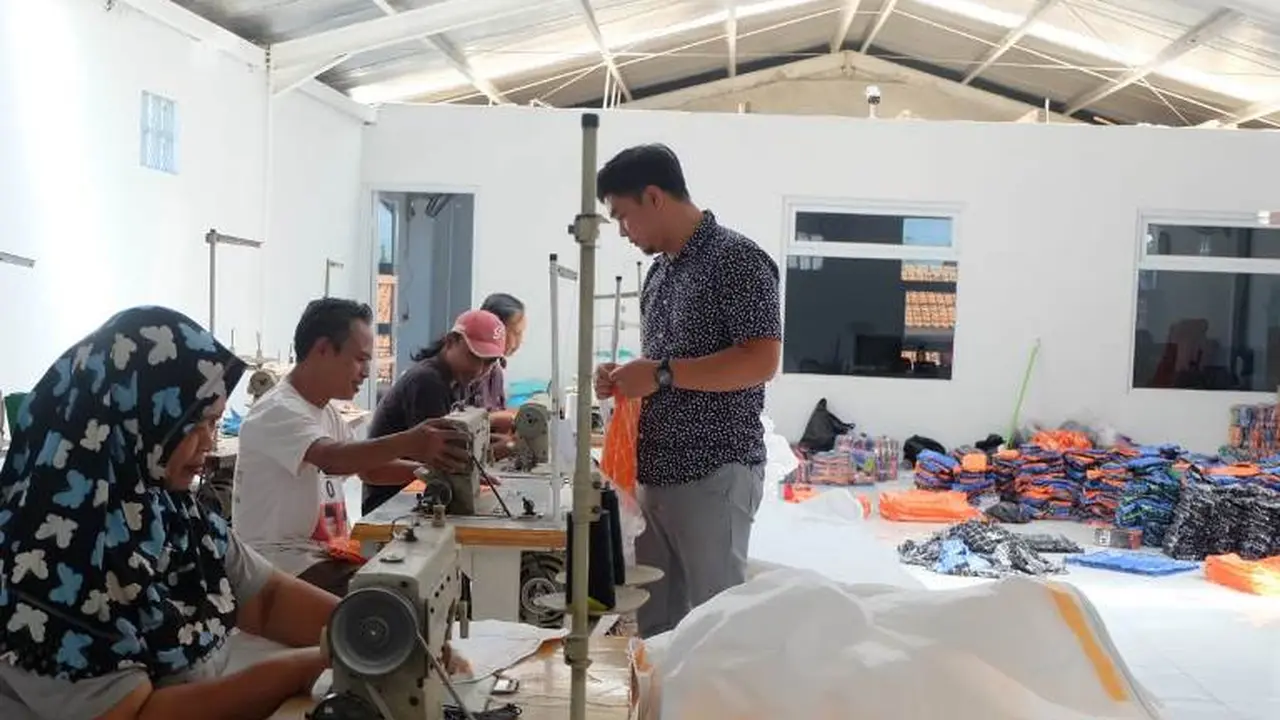 Pengusaha Muda asal Bandung Sukses Berdayakan Masyarakat Desa
