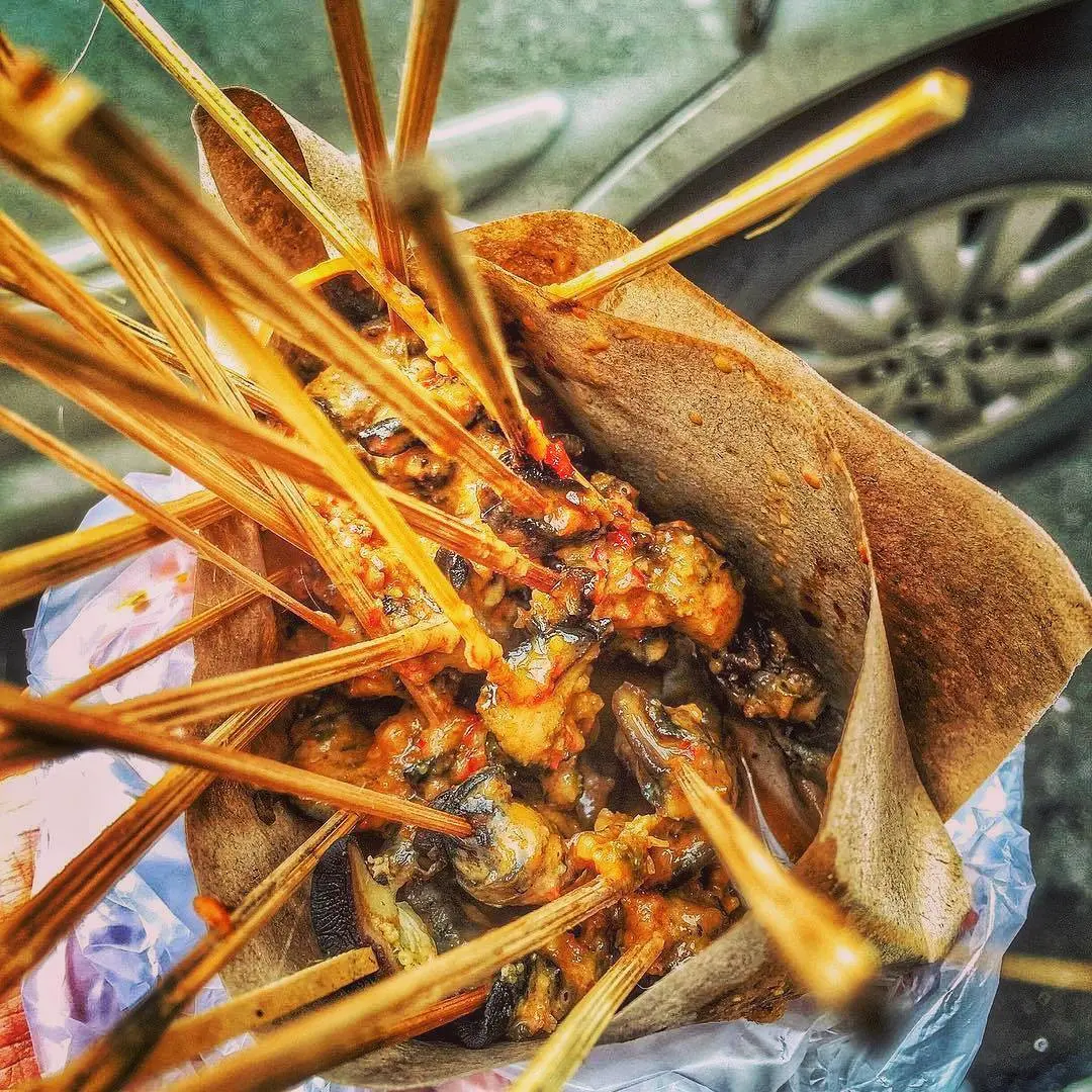 Sate Bekicot, kuliner khas Kediri, Jawa Timur. (Sumber Foto: guntur_ming/Instagram)