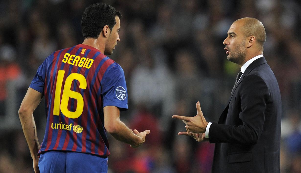 Tidak banyak gelandang yang bisa menunjukkan konsistensi seperti Sergio Busquets. Di bawah Pep Guardiola di Barcelona, ​​ia berhasil membuat 191 penampilan dan berhasil mencapai puncak penampilannya. Kehadirannya di lini tengah sangat membantu permainan Guardiola. (AFP/Lluis Gene)
