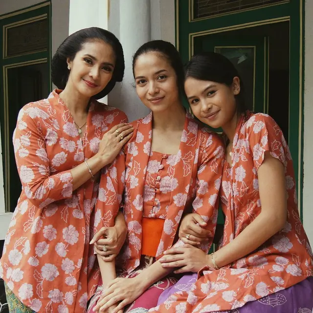 Putri Marino.