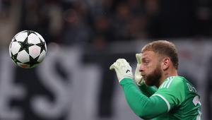 Kiper Juventus, Michele Di Gregorio, saat tampil menghadapi RB Leipzig dalam laga matchday kedua Liga Champions 2024/2025, Kamis (3/10/2024) dini hari WIB. Juventus menang 3-2 atas RB Leipzig dalam pertandingan ini. (Ronny HARTMANN / AFP)