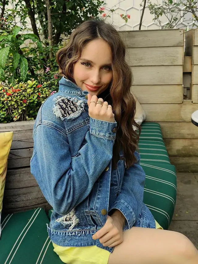 [Fimela] Cinta Laura