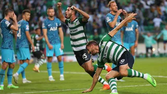 Selebrasi pemain Sporting kala mengalahkan Tottenham di Liga Champions