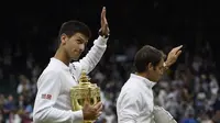 Novak Djokovic tundukkan Roger Federer untuk menjuarai Wimbledon 2015