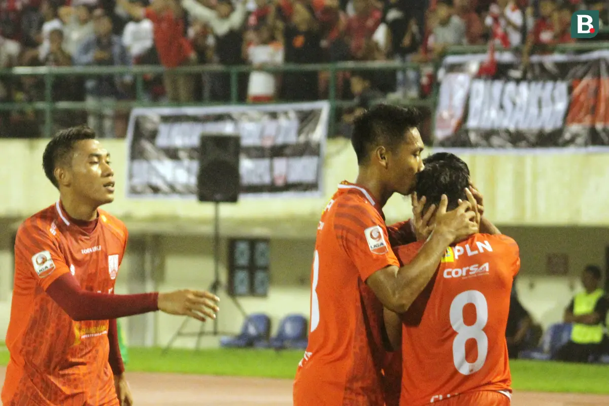 Persis Solo