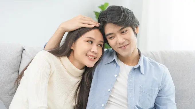 couple kencan bahagia