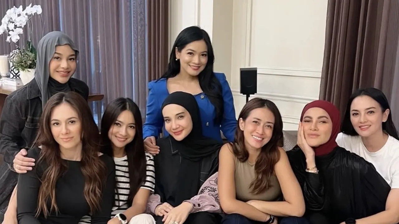Gaya Geng Cendol Rayakan Ulang Tahun Olla Ramlan ke-45