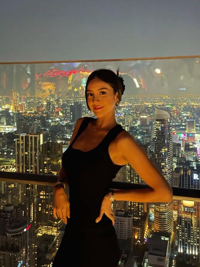 5 Potret Anya Geraldine Pamer Gaya Liburan ke Bangkok, Kece dengan