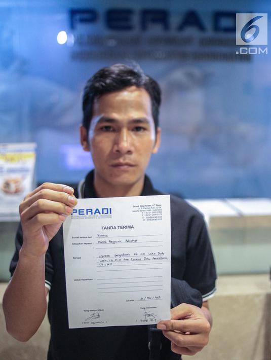 Yusman Telaumbanua usai pertemuan tertutup dengan pihak kontras di Kantor Peradi, Jakarta, (21/11). Yusman dibantu Kontras melaporkan mantan penasihat hukumnya yang diduga menyalahgunakan profesinya sebagai penasihat hukum. (Liputan6.com/Faizal Fanani)