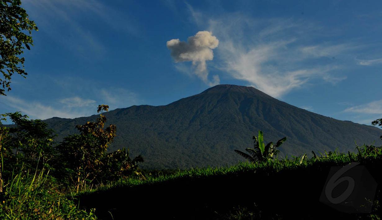 Gunung Slamet merupakan salah satu gunung berapi aktif yang berada di provinsi Jawa Tengah. (Liputan6.com/Andrian M Tunay)