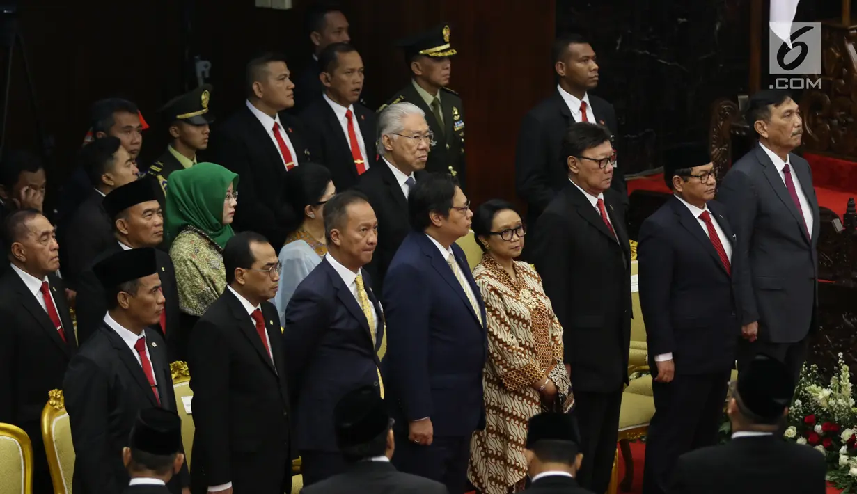 Sejumlah menteri Kabinet Kerja menghadiri pelantikan anggota DPR, MPR, dan DPD di Kompleks Parlemen, Jakarta, Selasa (1/10/2019). Para wakil rakyat yang terpilih dalam Pemilihan Umum 2019 dilantik hari ini. (Liputan.com/JohanTallo)
