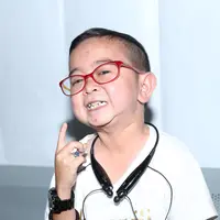 Pasca bercerai dengan mantan istrinya, Yunita Lestari, komedian Daus Mini kini masih menyandang status single. Pernah kandas dalam membangun rumah tangga membuat Daus lebih berhati-hati soal hubungan asmara. (Andy Masela/Bintang.com)