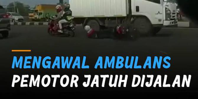 VIDEO: Berniat Mengawal Mobil Ambulans, Pemotor Jatuh di Jalan