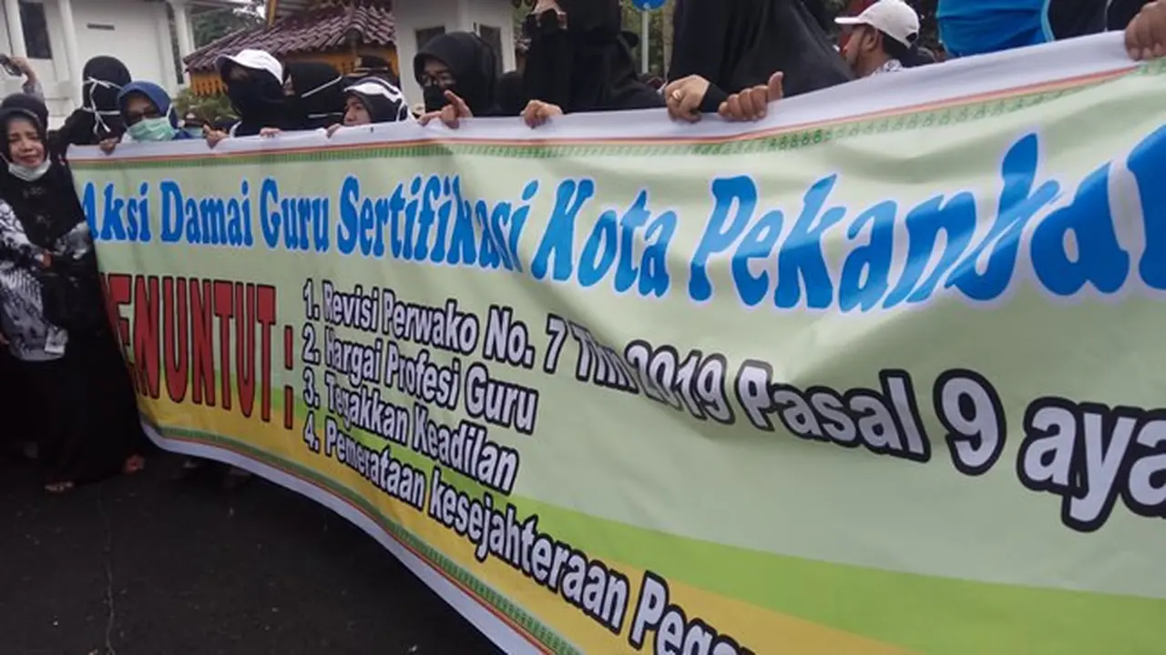 Aksi damai guru di Pekanbaru menuntut TPP dibayar oleh Pemerintah Kota Pekanbaru.