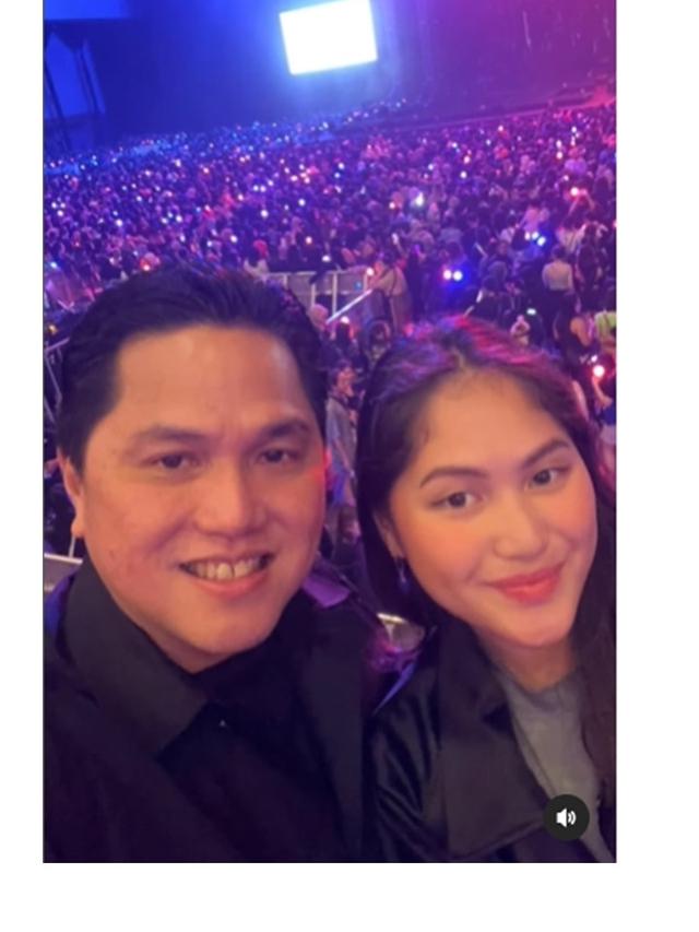 8 Momen Erick Thohir Temani Anak Nonton Konser Suga, Ikut Jadi ARMY