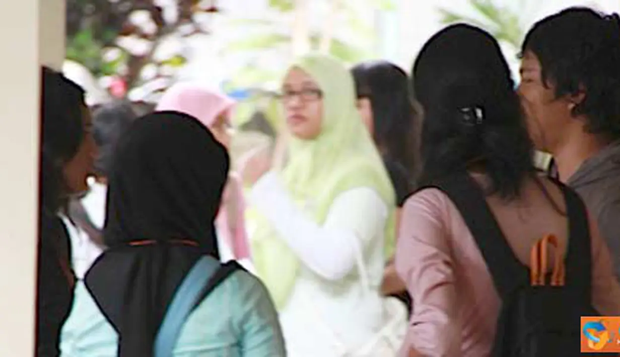 Citizen6, Yogyakarta: Peserta berdiskusi untuk topik citizen jurnalism sambil makan siang. (Pengirim: Ady Permadi)
