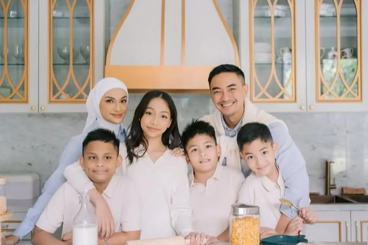 Foto Prewedding Zumi Zola dan Putri Zulhas