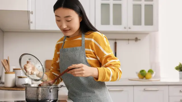 4 Tips Menyimpan Makanan Bersantan Agar Nggak Cepat Basi