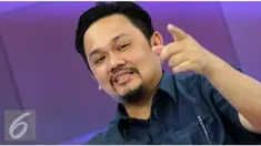 Farhat Abbas juga mengatakan popularitasnya lebih tinggi dibanding Ahmad Dhani dan Ahok.