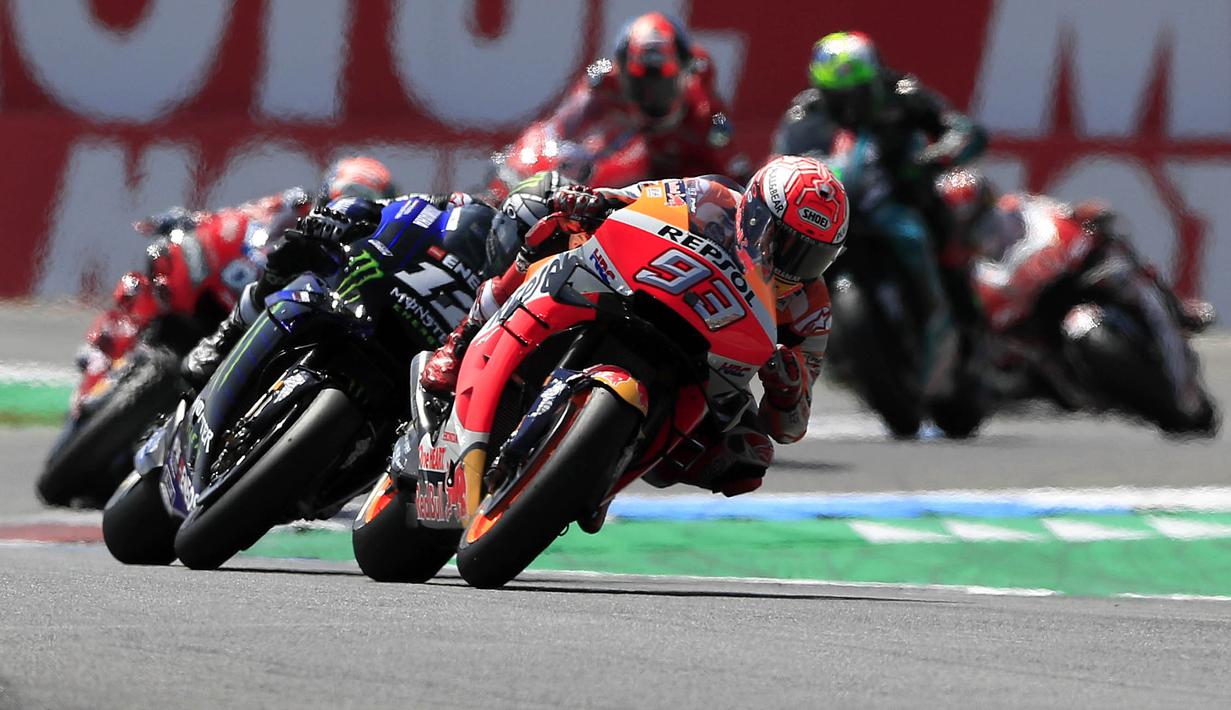 Pebalap Repsol Honda, Marc Marquez, saat beraksi pada MotoGP Belanda di Sirkuit Assen, Belanda, Minggu (30/6/2019). Vinales sukses menjadi juara dengan catatan waktu 40 menit 55,415 detik. (AP//Peter Dejong)