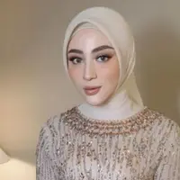 Inspirasi kebaya wisuda ala Margin Wieheerm (credit: instagram/marginw)