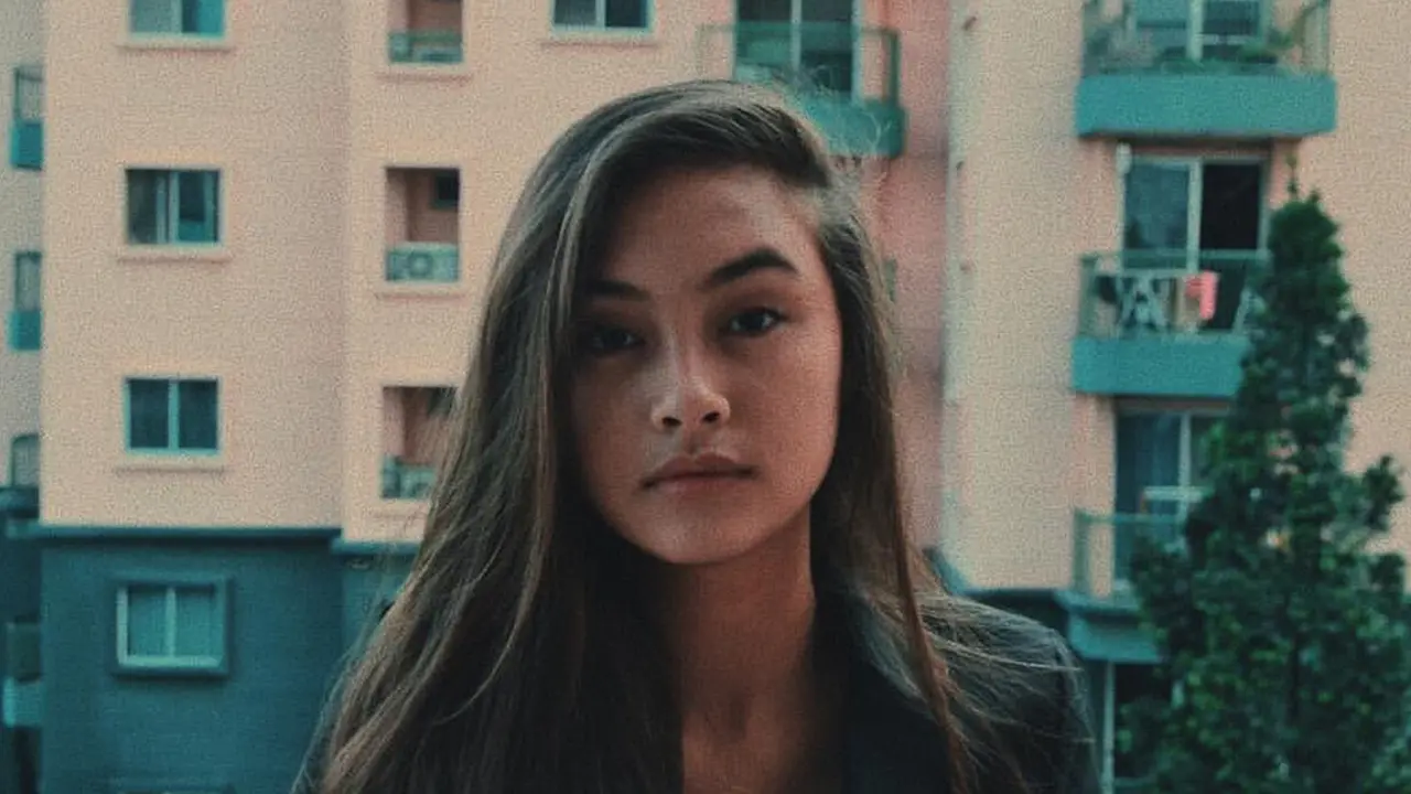 Potret Cantik Caitlin Halderman yang Sering Dibilang Mirip Ariana Grande