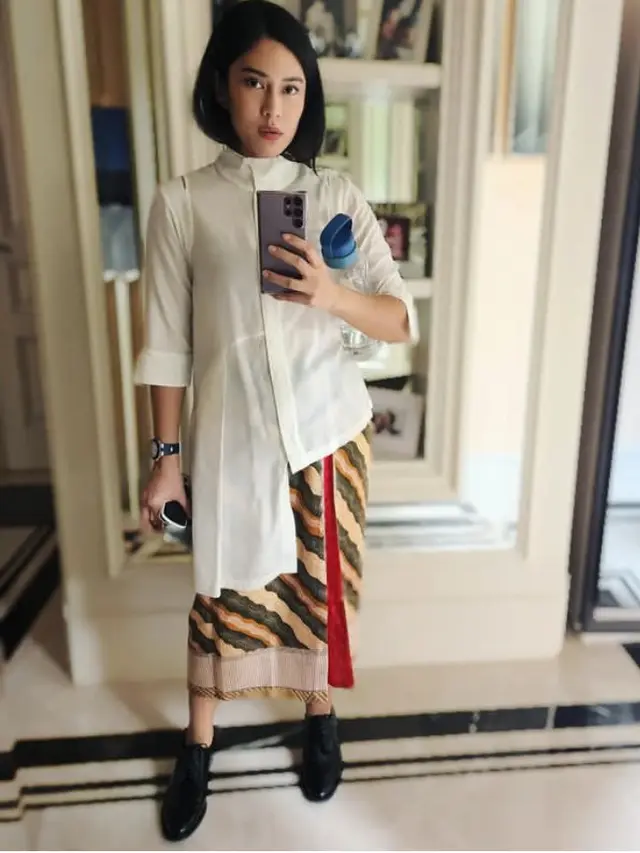Inspirasi Outfit Bernuansa Earth Tone Cocok untuk Merayakan Earth Day