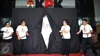 Wakil Ketua KPK Alexander Marwata, Dirjen Bea Cukai Heru Pambudi, Ketua Ombudsman RI Amzulian Rifai dan Dikyanmas KPK, Sujanarko meluncurkan logo PROFIT (Profesional Berintegritas) di Gedung baru KPK, Jakarta, Senin (17/10). (Liputan6.com/Johan Tallo)