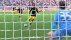 Pierre-Emerick Aubanyemang gagal mengeksekusi penalti panenka. This video is presented by Ballball.
