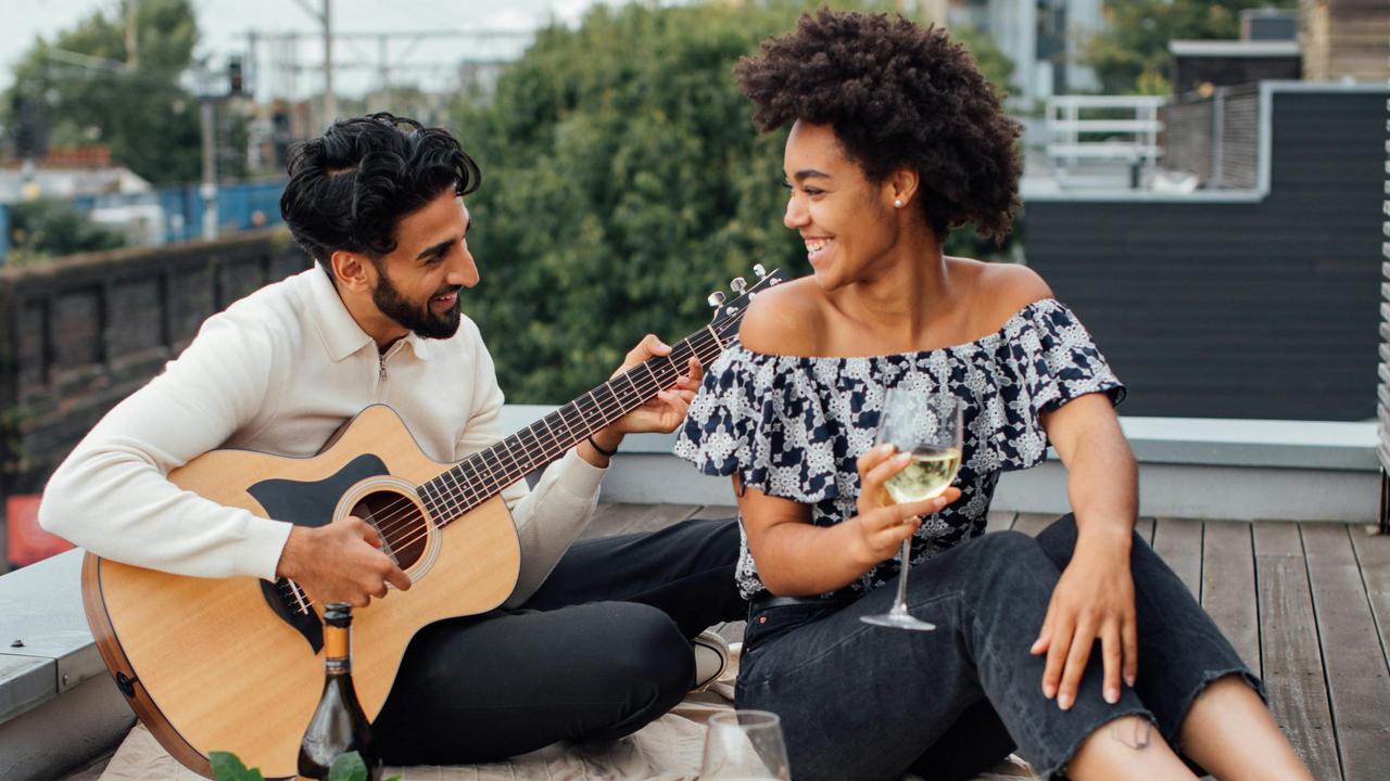 couple kencan romantis