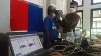 ODGJ di Surabaya di buat KTP elektronik. (Dian Kurniawan/Liputan6.com)