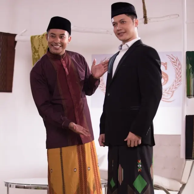 Memperingati Hari Sarung Nasional dengan Bersarung dalam Beraktivitas