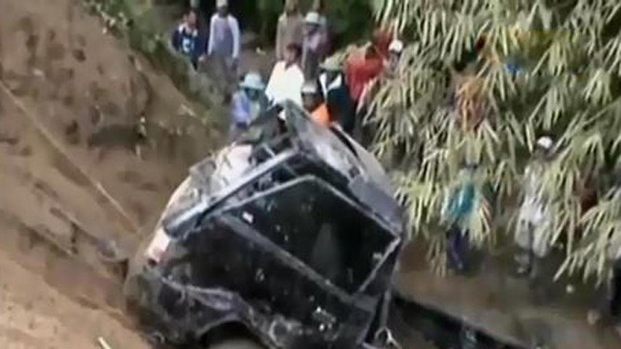  Lereng Merbabu Longsor Seret Mobil ke Jurang