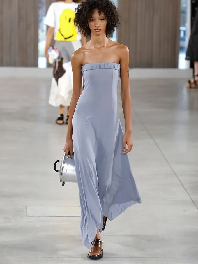 Dari Dapur ke Runway, Moschino Hadirkan Tas Panci Seharga Rp50 Jutaan