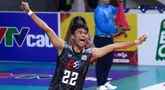 Pemain Timnas Voli Thailand, Anurak Phanram melakukan selebrasi setelah mencetak poin pada laga putaran pertama SEA V League 2023 melawan Timnas Voli Indonesia di Padepokan Voli Jenderal Polisi Kunarto, Bogor, Minggu (23/07/2023). (Bola.com/Bagaskara Lazuardi)