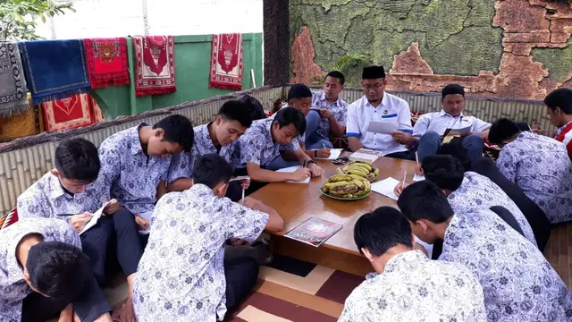 Kegiatan belajar mengajar di Pesantren Hayatan Thayyibah, Kota Sukabumi sebelum pemerintah menetapkan Covid-19 sebagai bencana nasional nonalam. (Istimewa)
