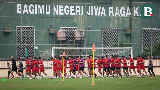 Latihan Timnas Indonesia Senior dan Timnas Indonesia U-20