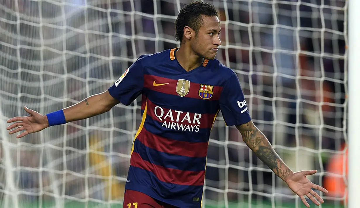 2. Neymar (Barcelona), 75 juta poundsterling, dirinya sering kali dikaitkan dengan Manchester United, selain itu kemungkinan hijrah kian besar usai dirinya terbelit kasus pajak di Spanyol. (AFP/Lluis Gene)