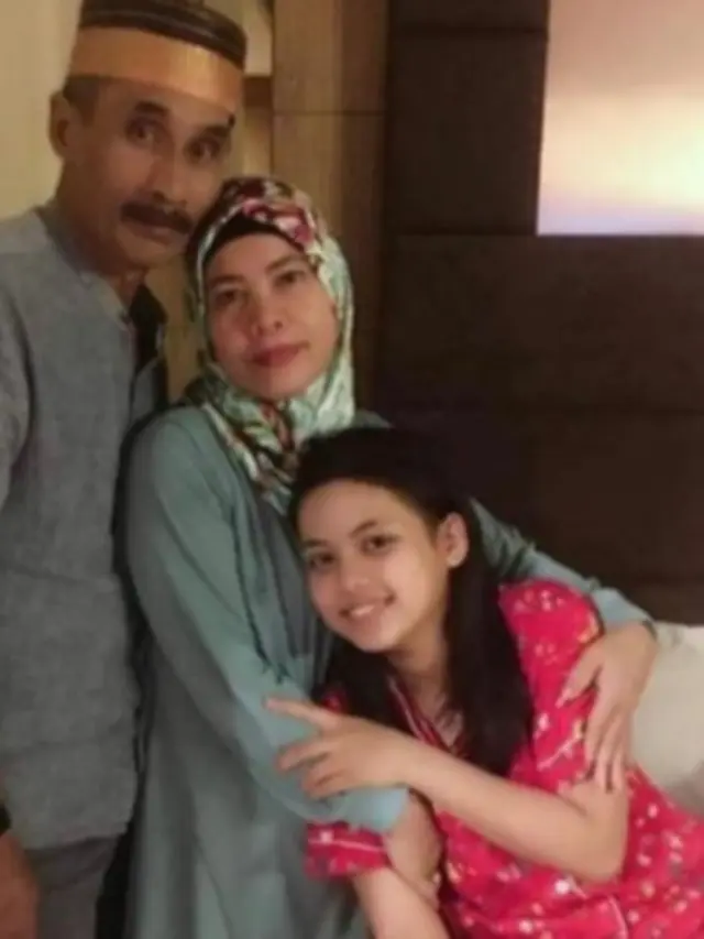 Meninggal Dunia, Ini 6 Potret Kenangan Putri DA dan Sang Ibu