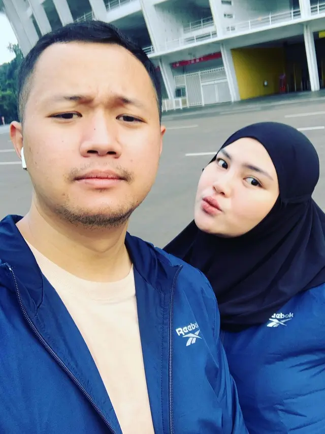 5 Potret Lamaran Rosa Meldianti Keponakan Dewi Perssik, Pancarkan Kebahagiaan