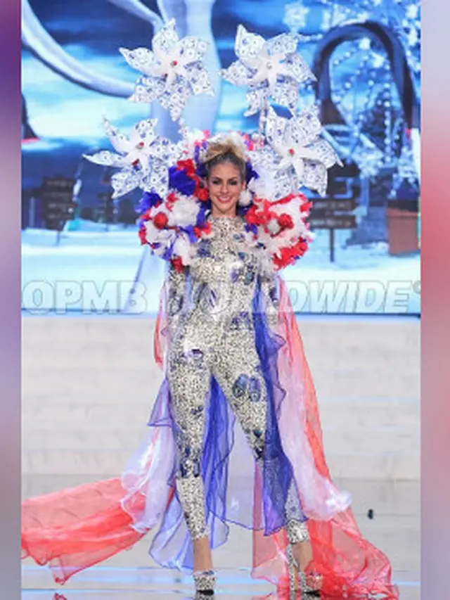 Kostum Miss Universe