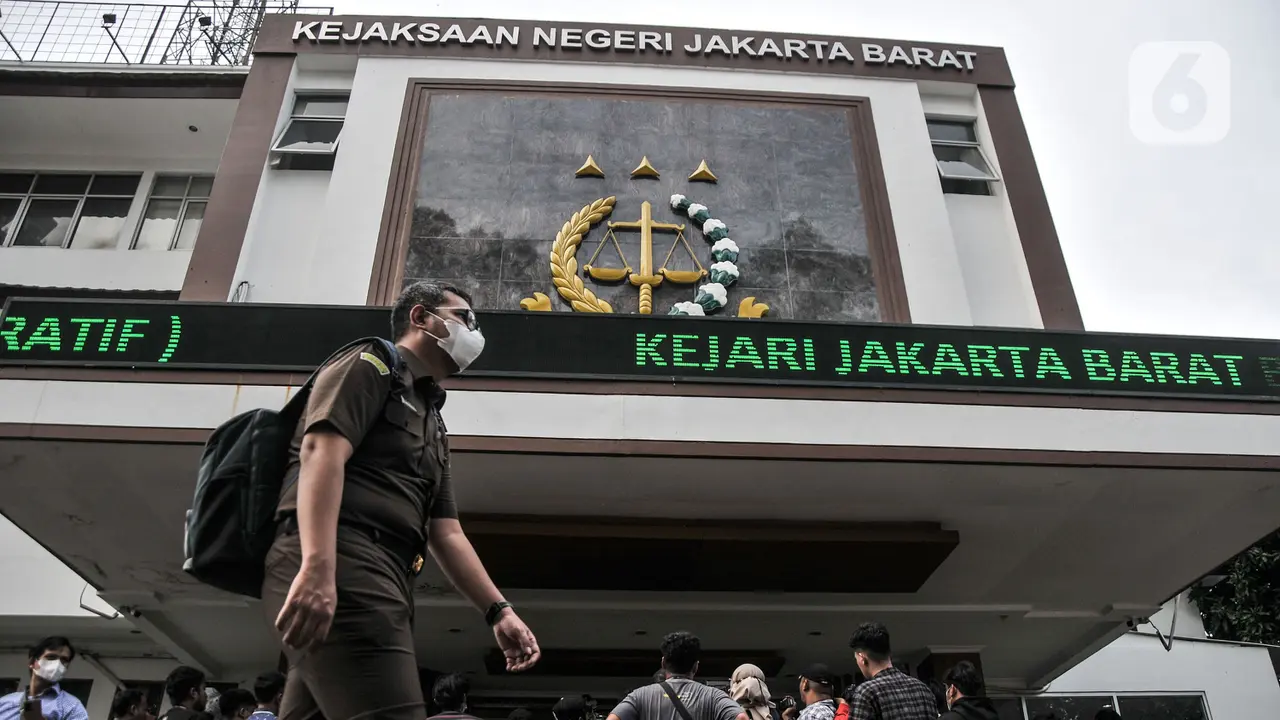 Teddy Minahasa dkk Resmi Jadi Tahanan Kejari Jakarta Barat