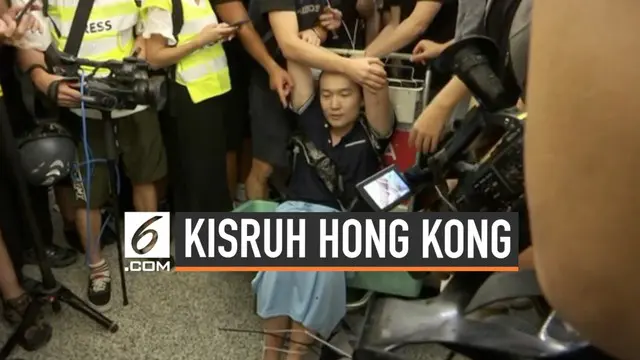 Seorang pria yang diduga mata-mata China jadi bulan-bulanan demonstran di bandara Hong Kong. Demonstran menduga ia adalah penyusup yang dikirim pemerintah China.