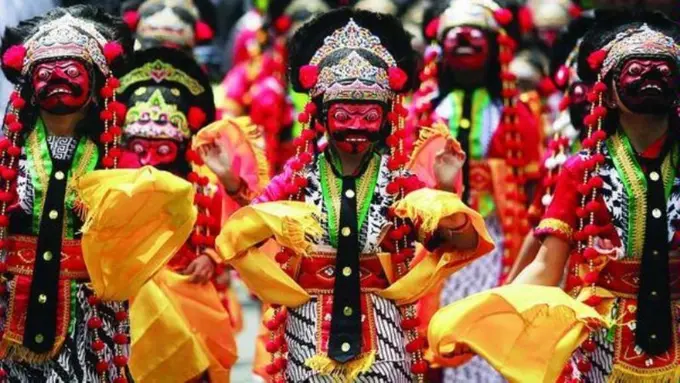 Tarian asal Cirebon.