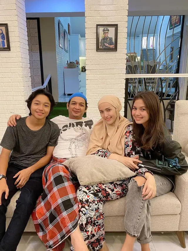 6 Momen Keisha Alvaro dan Saskia Chadwick Beri Kejutan Ulang tahun Buat Pasha Ungu