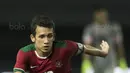 Gelandang Timnas Indonesia U-19, Egy Maulana Vikri, menggiring bola saat melawan Kamboja U-19 pada laga persahabatan di Stadion Patriot, Bekasi, Rabu (4/10/2017). Indonesia menang 2-0 atas Kamboja. (Bola.com/Vitalis Yogi Trisna)