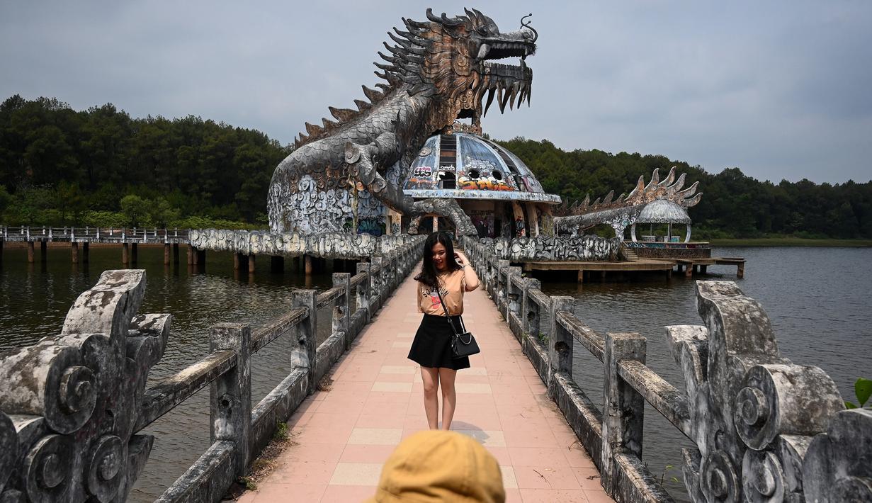 Foto Ho Thuy Tien Taman Air Angker Di Vietnam Lifestyle