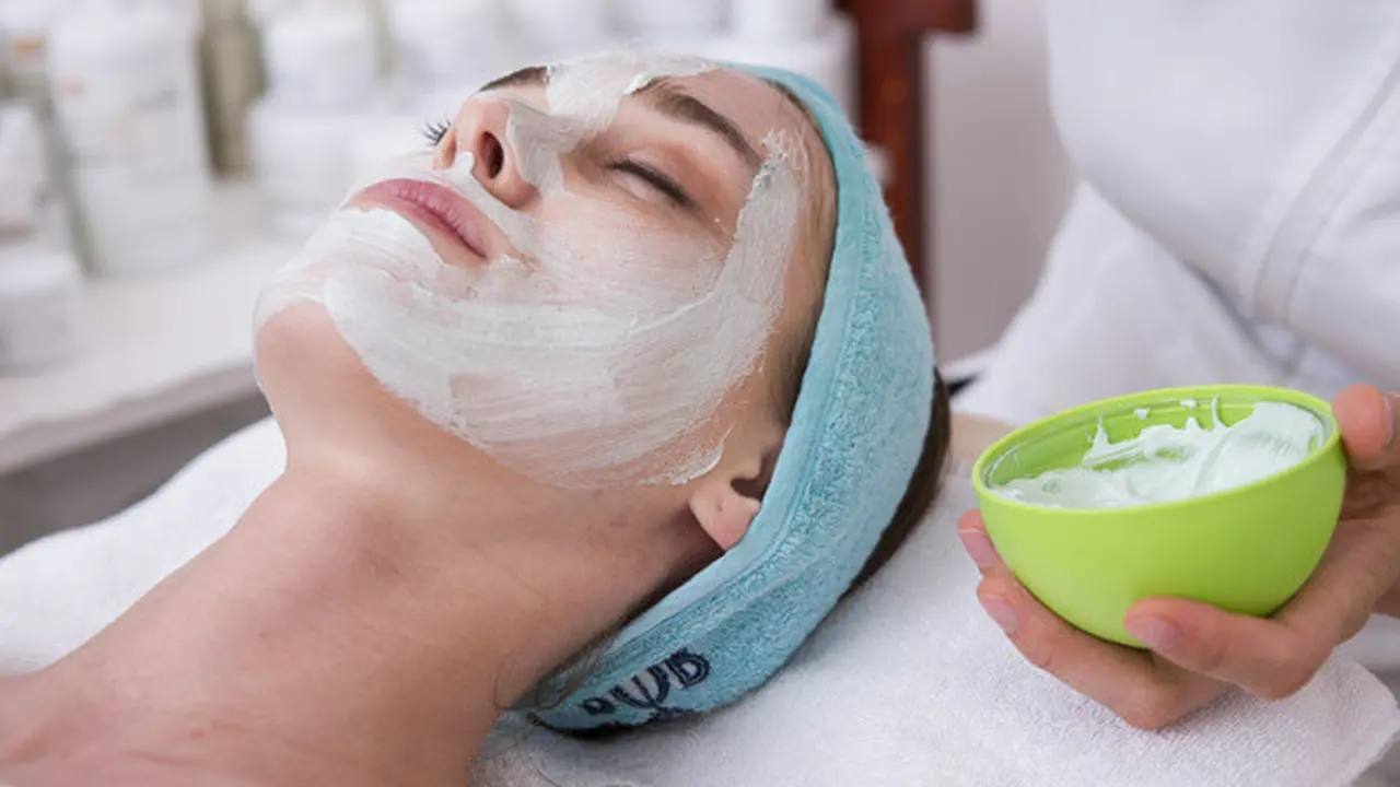 Scrub dari Oatmeal dan Yogurt
