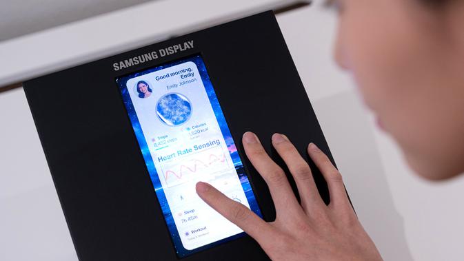Teknologi Layar OLED Terbaru Samsung Dapat Mengukur Kesehatan Tubuh Pengguna