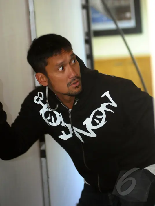 Begini wajah lucu Tora Sudiro jika berpose di depan kamera. Foto diambil pada Rabu 6 Mei 2015. (Liputan6.com/Faisal R Syam)